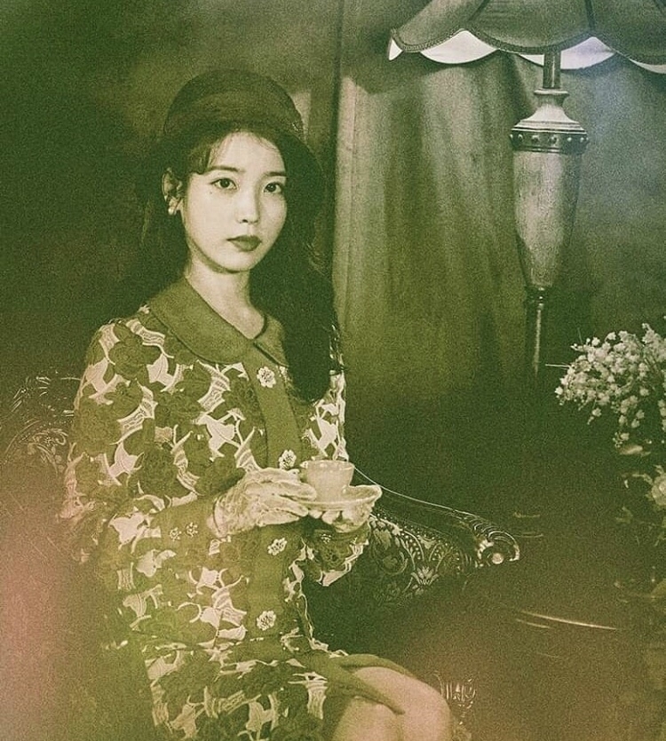 IU《德魯納酒店》復古舊照