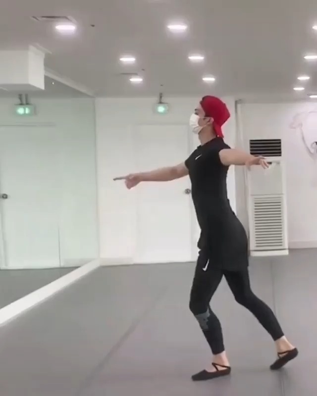 宋江主演tvN治癒劇《如蝶翩翩》芭蕾舞練習直拍