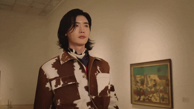 李鍾碩久違出席2021首爾時裝秀！魅惑中長髮、霸氣台步展現狂野氣勢～