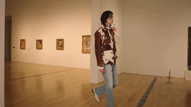 李鍾碩久違出席2021首爾時裝秀！魅惑中長髮、霸氣台步展現狂野氣勢～