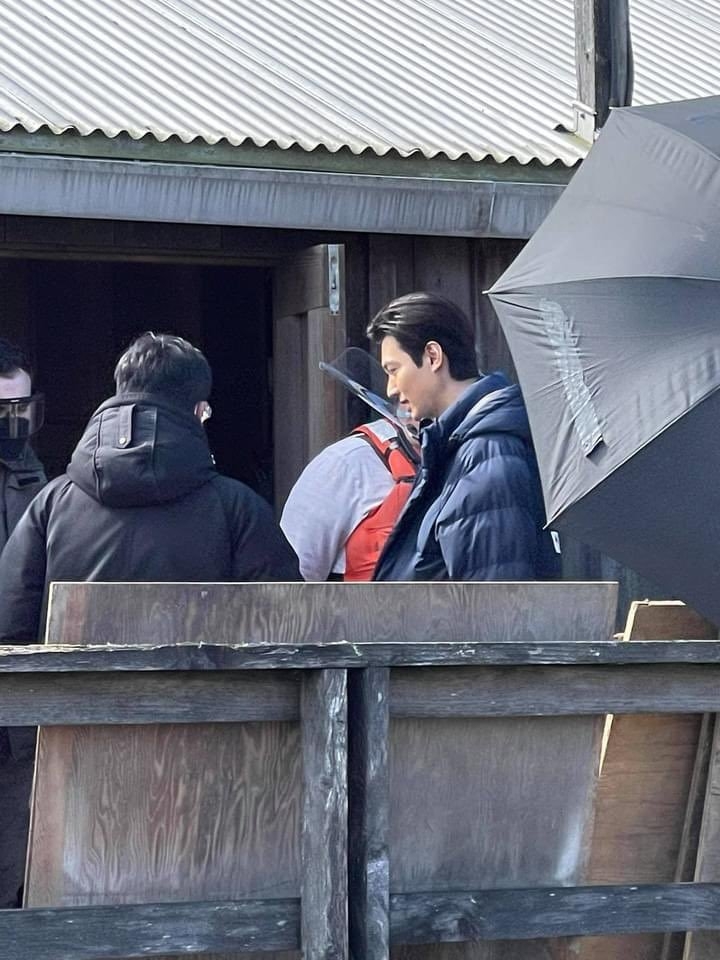 李敏鎬拍攝《柏青哥(Pachinko)》路透照