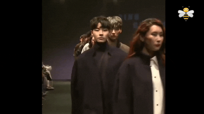 黃寅燁早期登時裝週T台！每個造型「走」出專屬風格、大秀長腿展完美比例❤