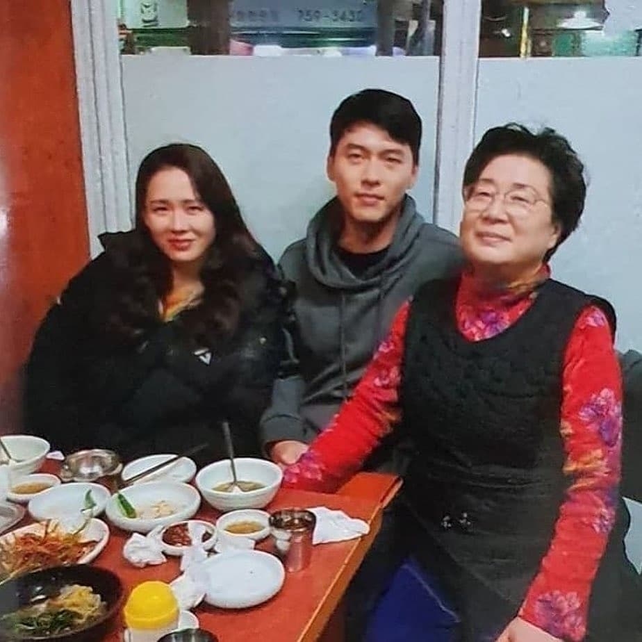 玄彬、孫藝珍私下同遊美食店留「愛的證據」！網友無意抓包迫降CP甜蜜蹤跡❤