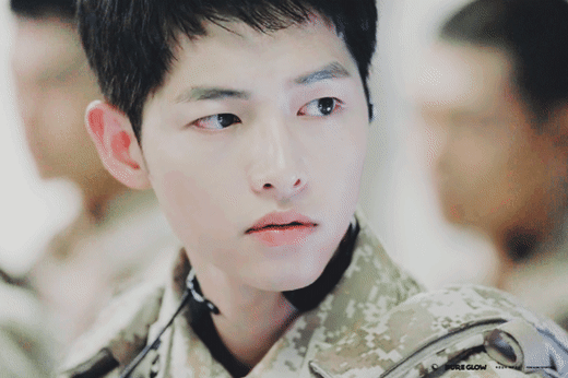 《黑道律師文森佐》宋仲基表現亮眼、經典作被翻出！網佩服：我媽到現在還叫他女林