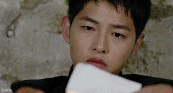 《黑道律師文森佐》宋仲基表現亮眼、經典作被翻出！網佩服：我媽到現在還叫他女林