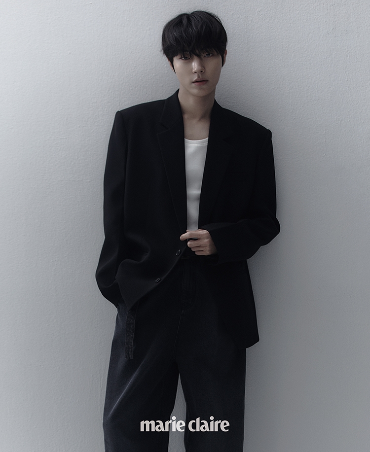 黃寅燁帥氣暗黑系畫報！因膽小延後演藝生涯、超愛料理最想「我獨自生活」