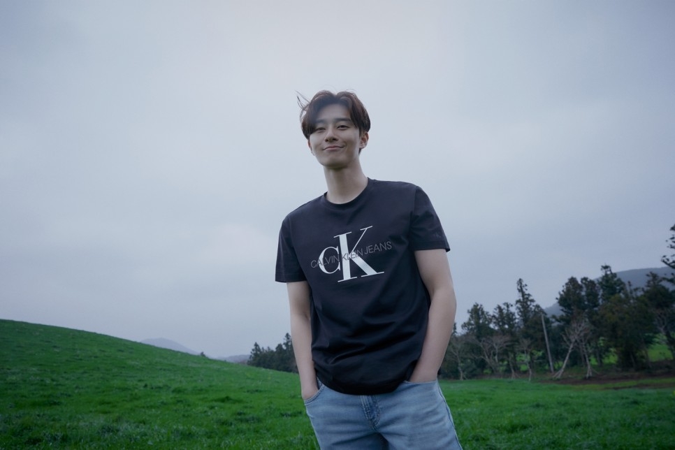 「國民男友LOOK」朴敘俊拍攝品牌清新慵懶畫報！全網秒戀愛：果真是人間名牌❤