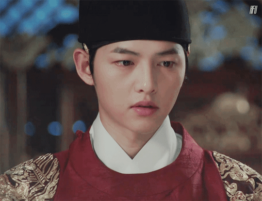 《黑道律師文森佐》宋仲基表現亮眼、經典作被翻出！網佩服：我媽到現在還叫他女林