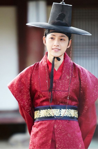 《黑道律師文森佐》宋仲基重回11年前「女林」驚人零變化!防腐劑美貌依舊養眼