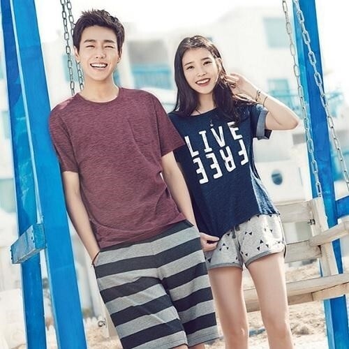回顧IU&李玹雨「至親」畫報!從尷尬到被懷疑交往、近20年緣分靠女團成員牽線
