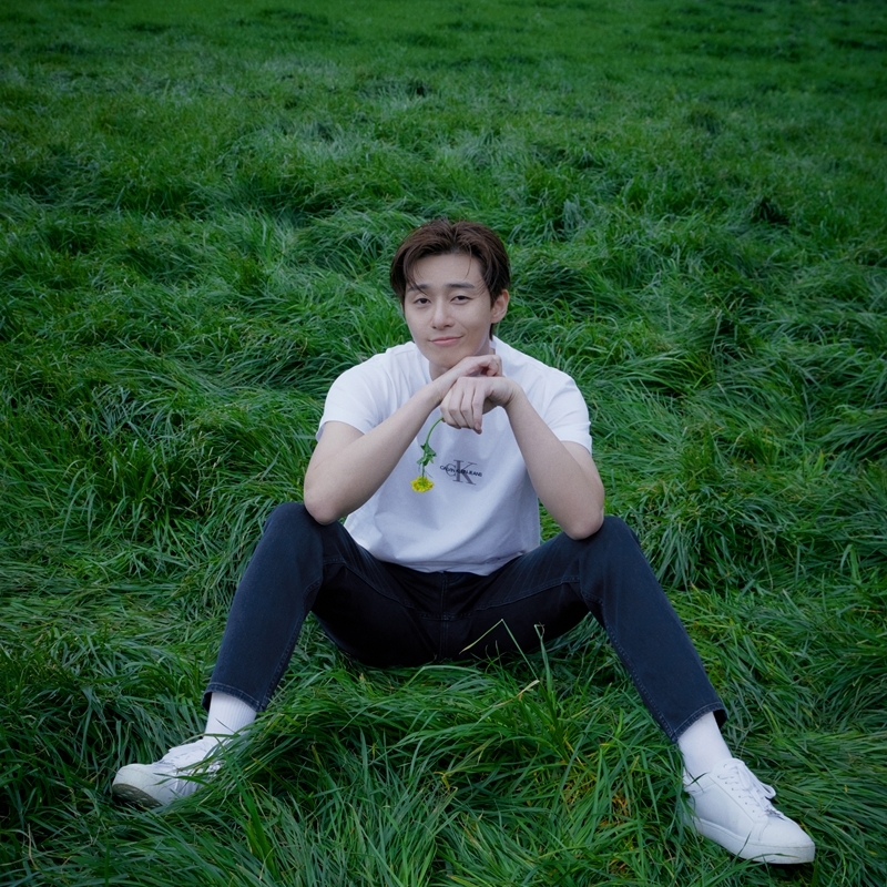 「國民男友LOOK」朴敘俊拍攝品牌清新慵懶畫報！全網秒戀愛：果真是人間名牌❤