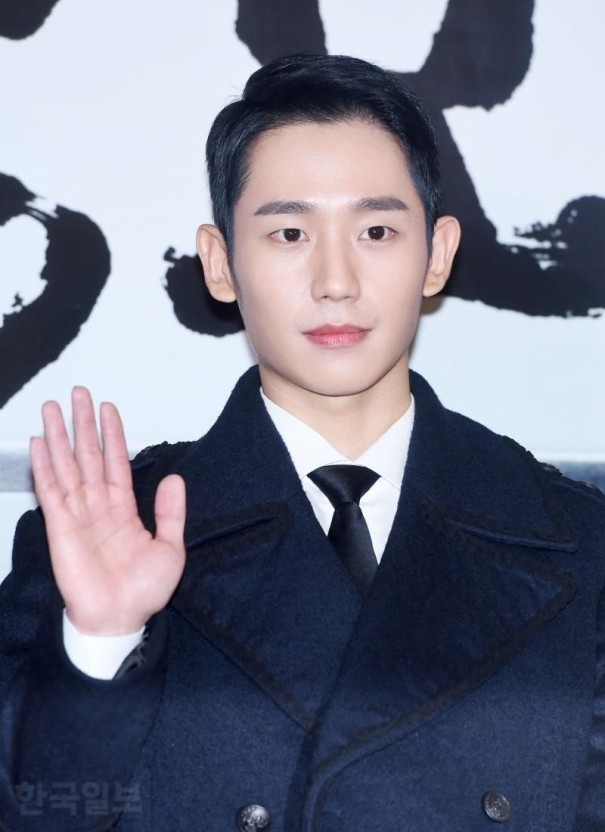 丁海寅、Jisoo主演JTBC《雪滴花》偽預告