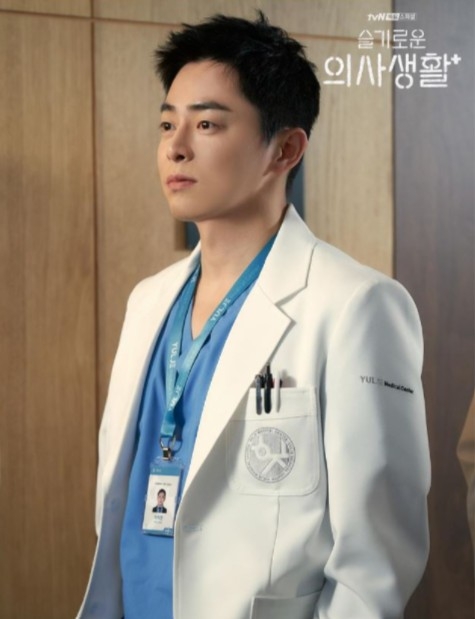 《機智醫生生活2》首播定檔！「5人幫」劇本試讀會，狂虧金大明神複製金俊惹眾笑