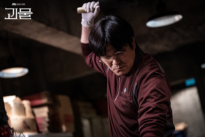 李圭會在《怪物》中飾演「姜振墨」