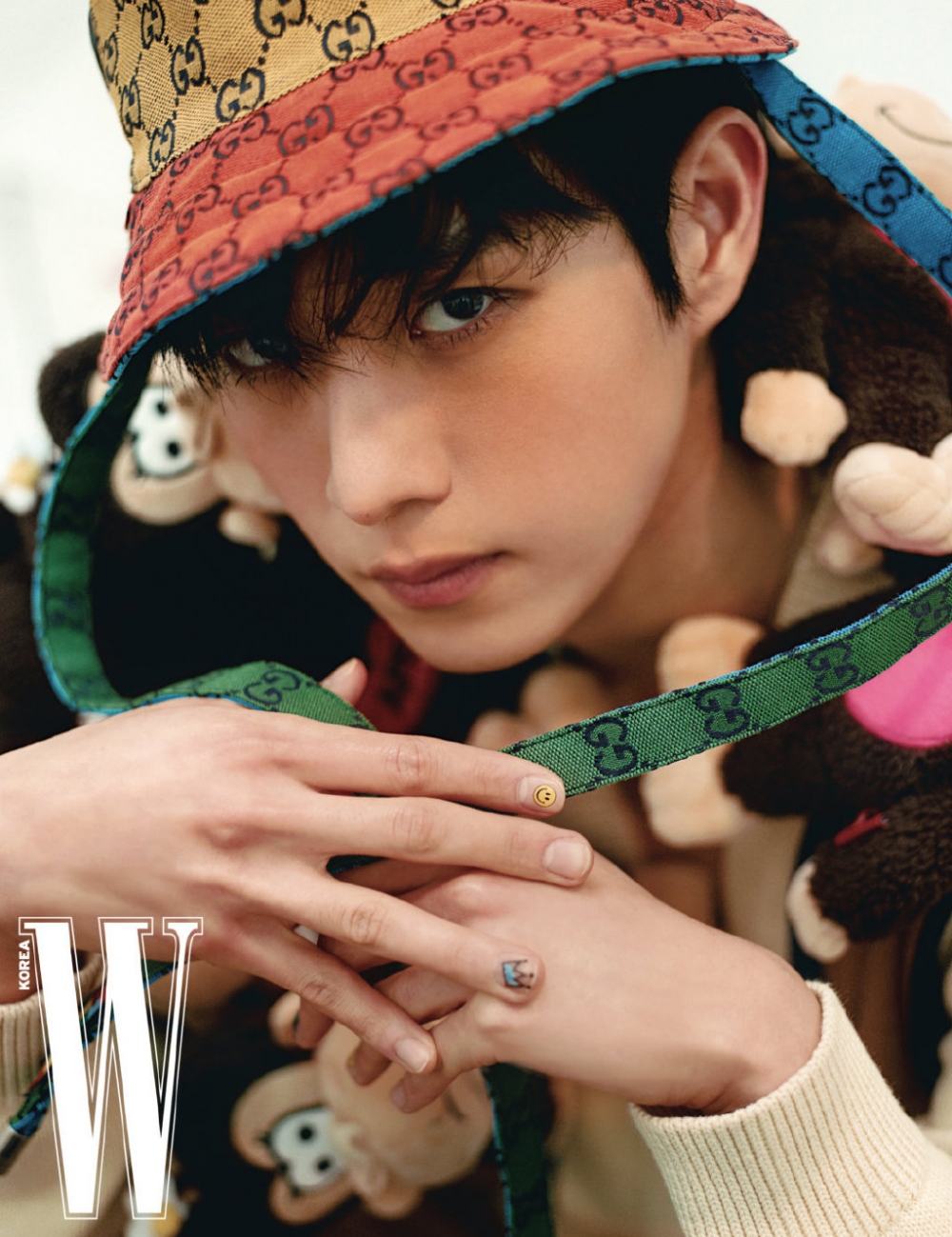 金永大、韓智賢合體拍攝情侶畫報