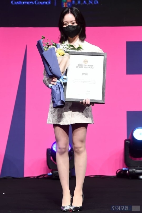 「雙校霸」黃寅燁、韓智賢狂掃「2021品牌顧客忠誠度大賞」新人獎！車銀優獲殊榮成演技豆