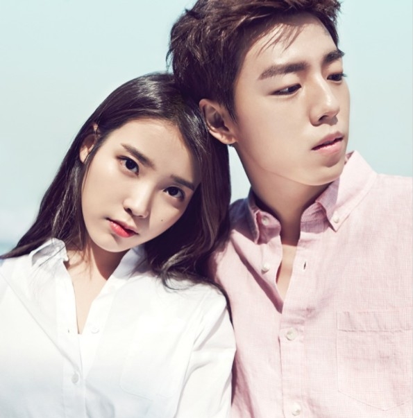 回顧IU&李玹雨「至親」畫報!從尷尬到被懷疑交往、近20年緣分靠女團成員牽線