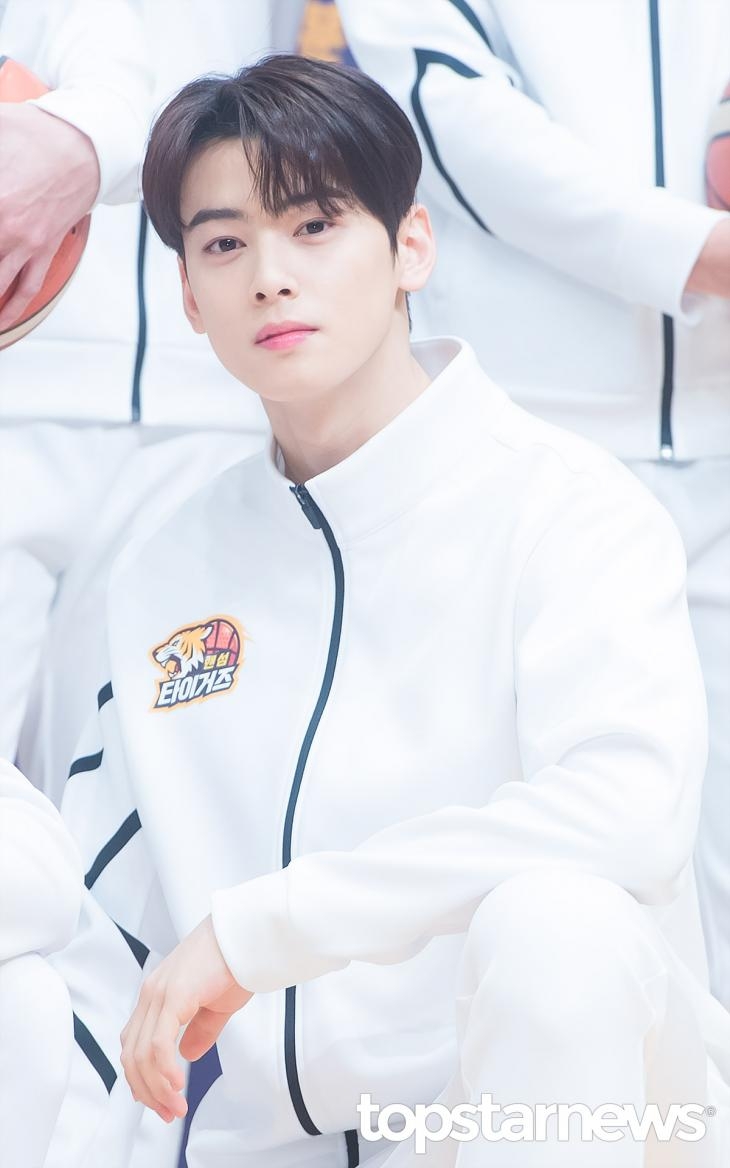 回顧車銀優出演《Handsome Tigers》帥氣打球英姿像在拍戲