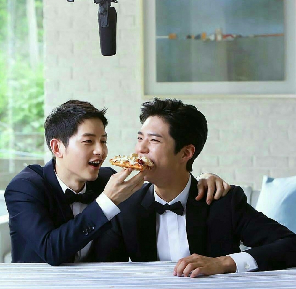 宋仲基和朴寶劍合作代言廣告