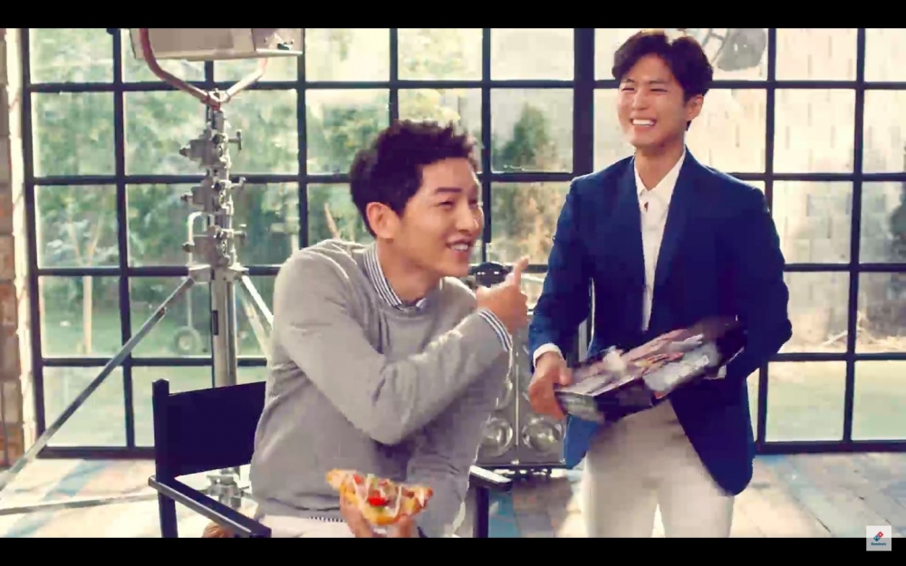 宋仲基和朴寶劍合作代言廣告