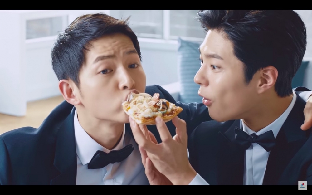 宋仲基和朴寶劍合作代言廣告