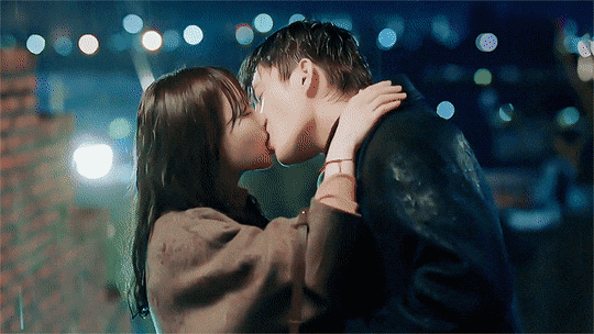 《某一天滅亡來到我家門前》吻戲