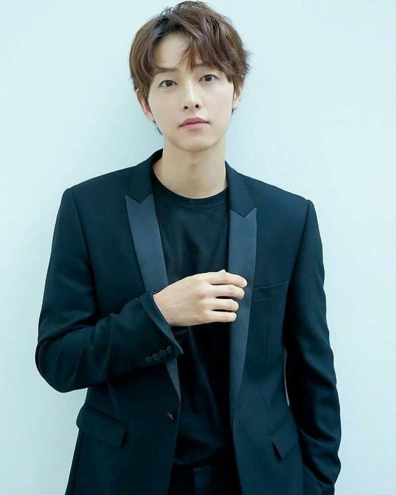 宋仲基、金智媛畫報