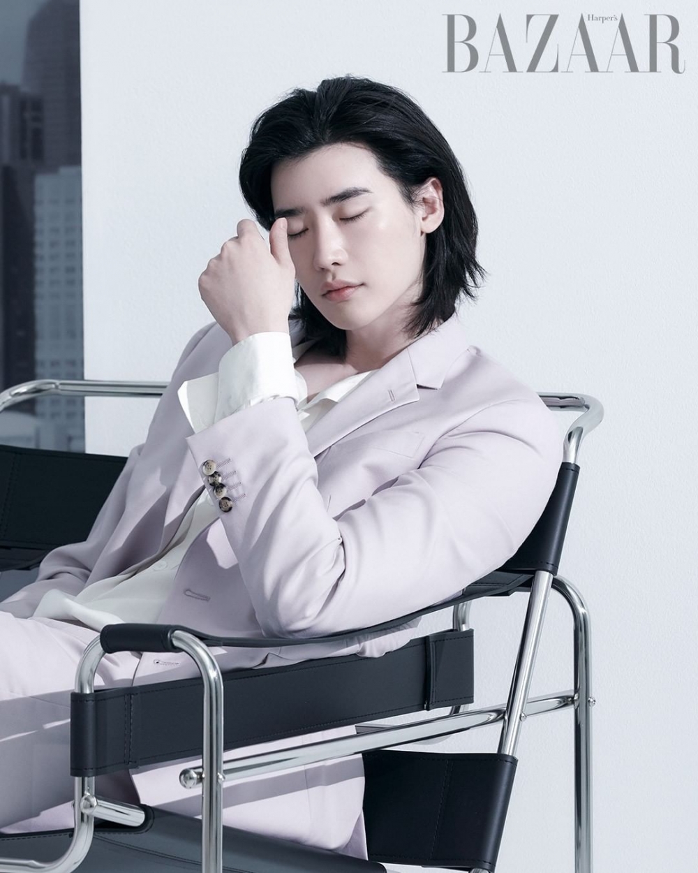 李鍾碩拍攝冷氣品牌「清涼美」畫報！閃亮小鹿眼+唯美長髮帥到粉絲難以冷靜❤