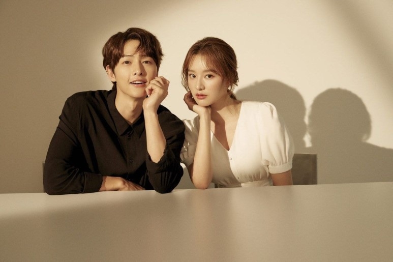 宋仲基、金智媛畫報