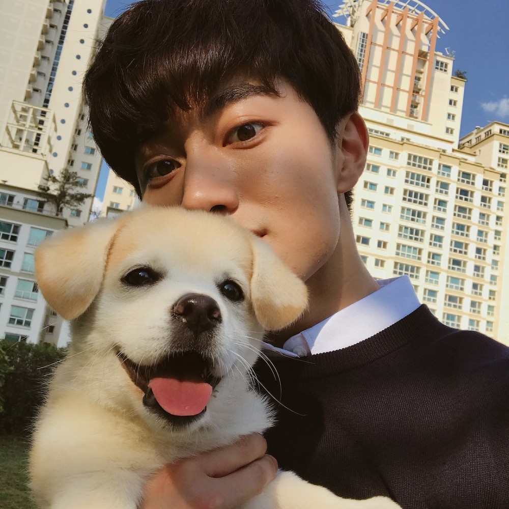 Instagram @kwakdongyeon0