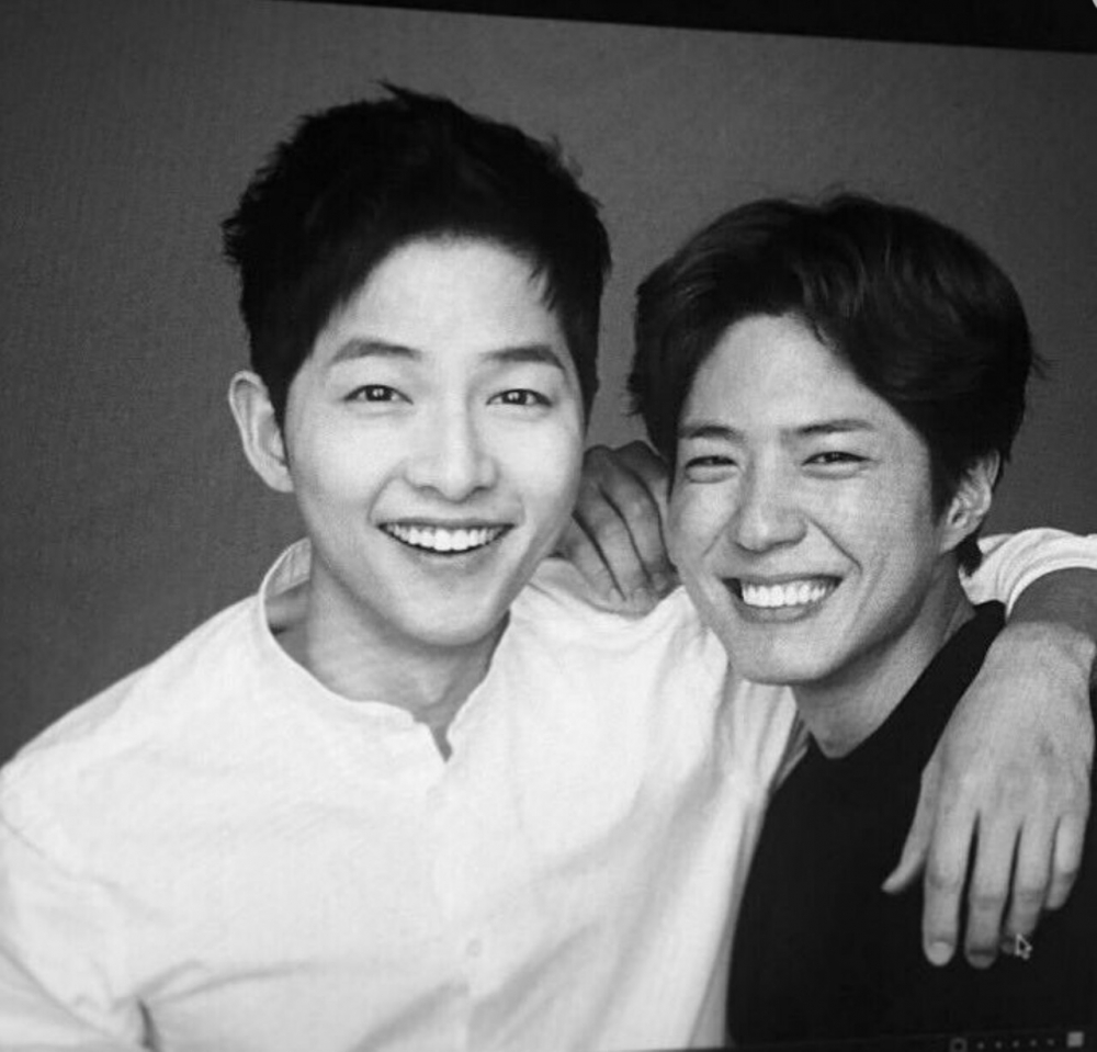 宋仲基和朴寶劍曾為同公司的師兄弟,感情十分要好