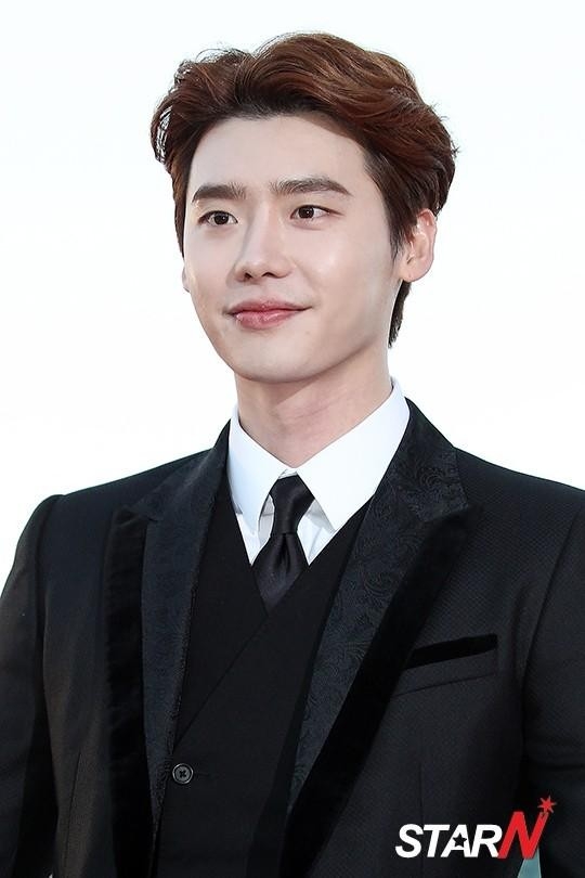 潤娥、李鍾碩有望合作tvN新劇《Big Mouth》扮演夫妻檔