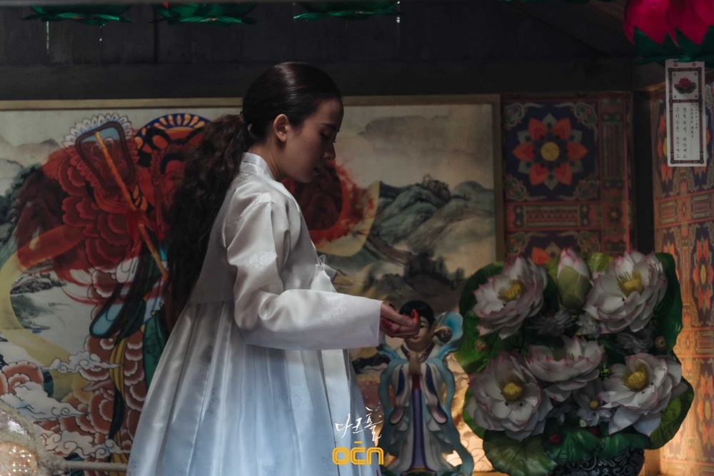 《黑洞》首播劇情