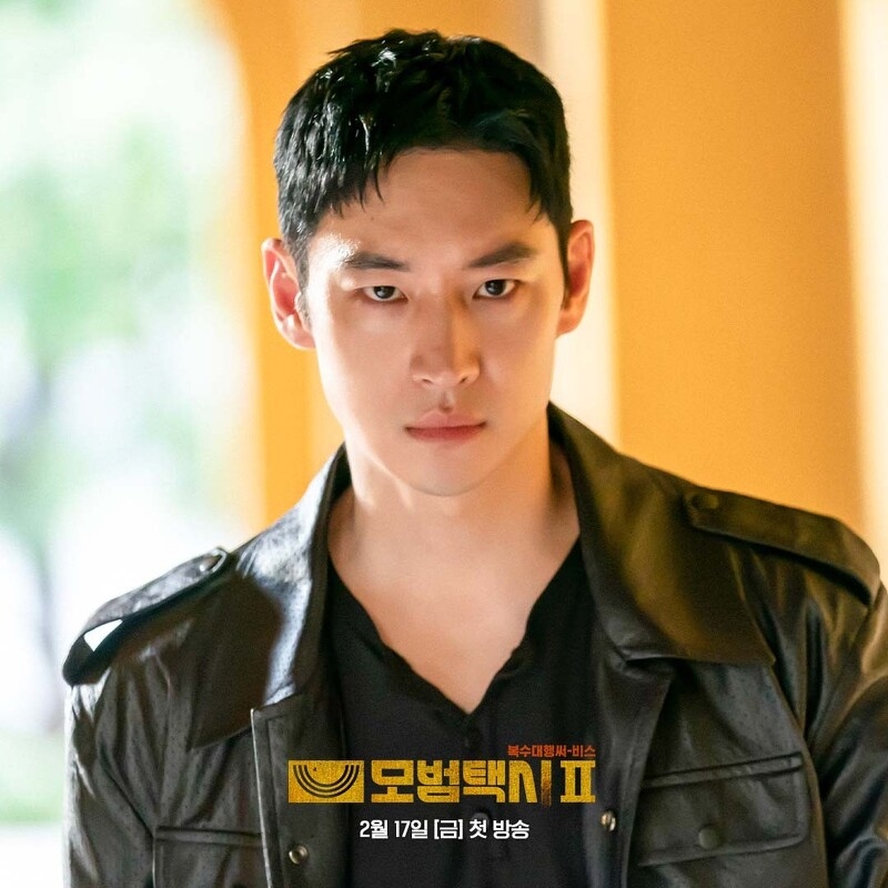 李帝勳最近主演話題熱劇SBS《模範計程車2》