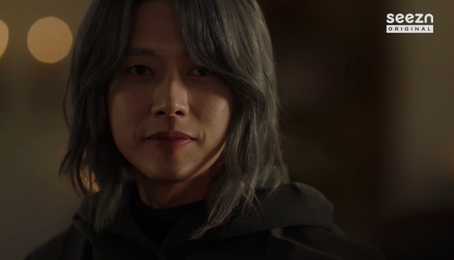 朴海鎮在《複製人類》中一人分飾四角