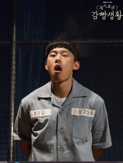 Netflix《羽球少年團》超狂客串!「文來洞KAIST」朴浩山、「法子」金聖喆等人都來自《機智牢房》