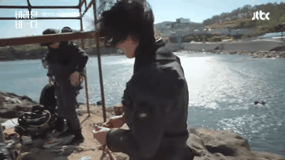 韓綜《盼望的大海》「鬼怪搭檔」金高銀用力撞擊被痛哭!李棟旭嚇壞滿臉驚恐秒彈起