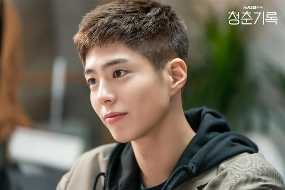 朴寶劍「海軍活招牌」主持音樂會炒熱氣氛!喊出安口模樣萌翻粉