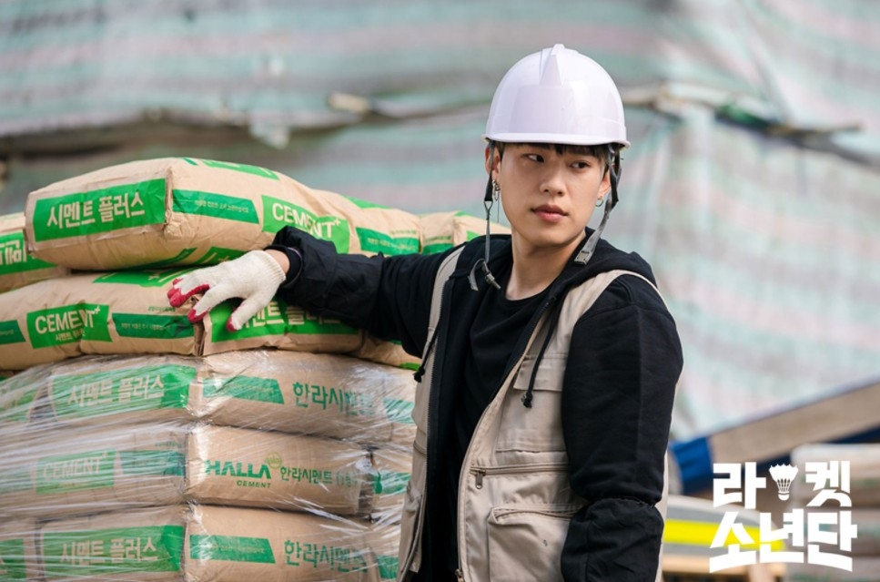 Netflix《羽球少年團》超狂客串!「文來洞KAIST」朴浩山、「法子」金聖喆等人都來自《機智牢房》