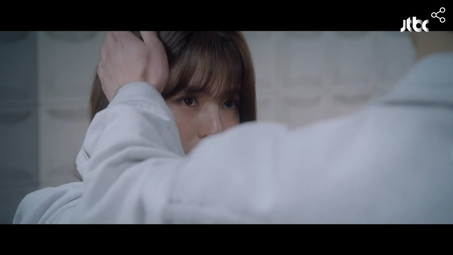 《無法抗拒的他》第1集劇情