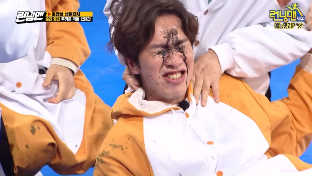 《Running Man》親自公開李光洙「爆笑合輯」!詭異感謝表情、噴滿臉巧克力等笑料不斷經典場面~