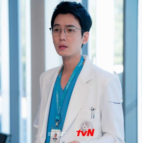 tvN新劇《機智醫生生活2》開播創10%佳績！超越《陽光先生》成電視台歷代第一