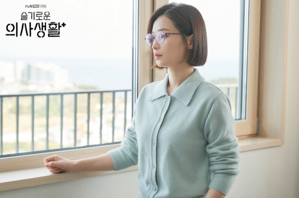 tvN新劇《機智醫生生活2》今晚首播！「五人幫」戀情4亮點，曹政奭告白結果、冬天庭園CP狗糧開撒？