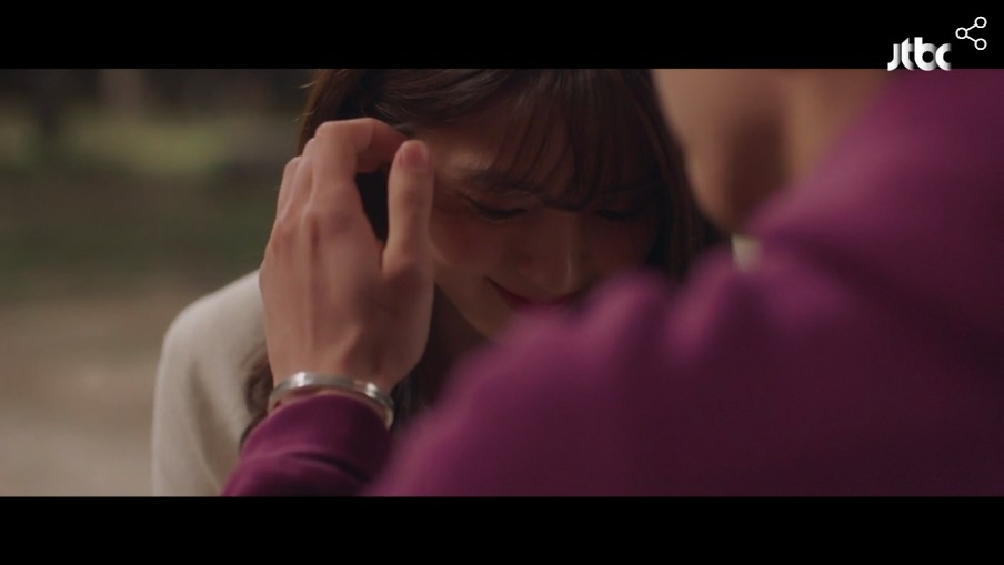 《無法抗拒的他》第1集劇情