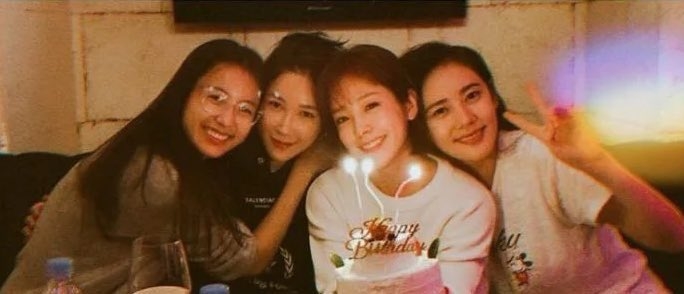 韓孝周與李智雅、秋瓷炫、韓志旼是圈內有名的閨蜜團
