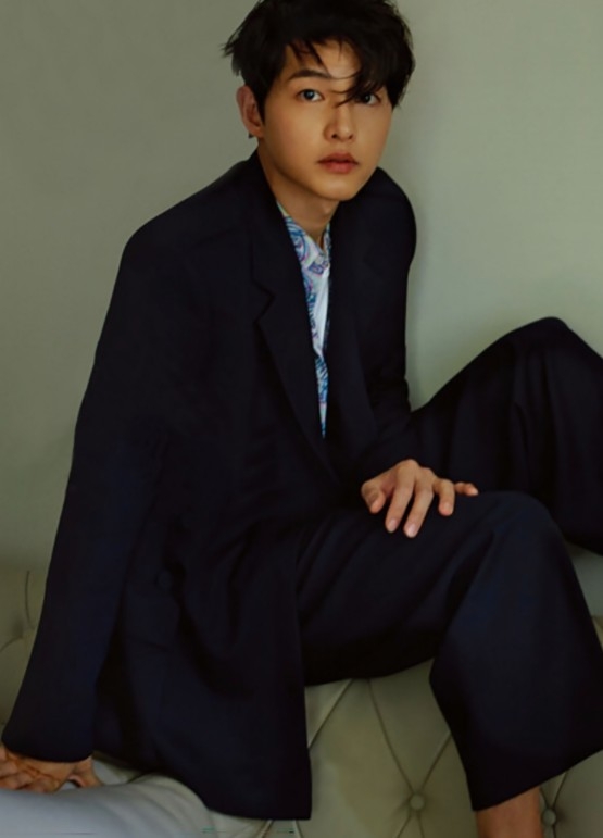 「黑道律師CP」甜蜜售後！宋仲基隔離不忘曬恩愛，暖送全汝彬應援：謝謝瓜薩諾❤