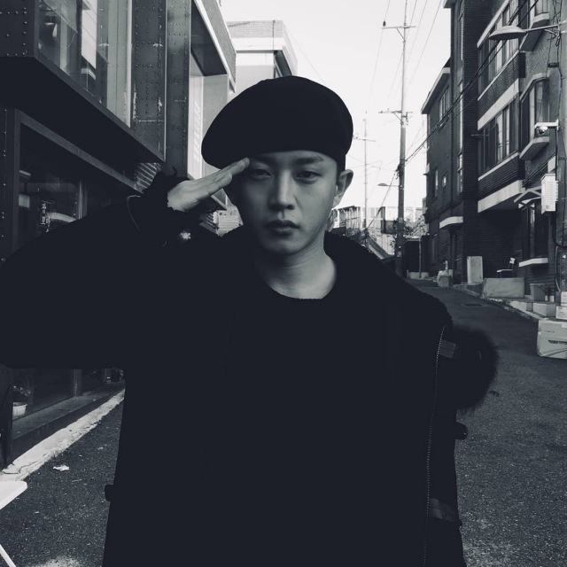 朴信惠與李聖經、《Doctors》導演們相聚，一同歡送金玟錫入伍