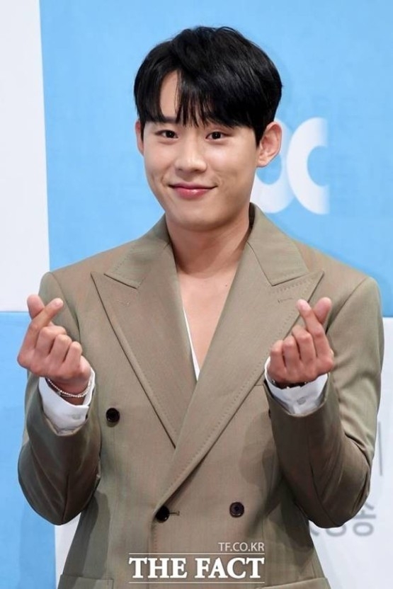 金多美、崔宇植、金聖喆、盧正義確認主演SBS新劇《那年我們》