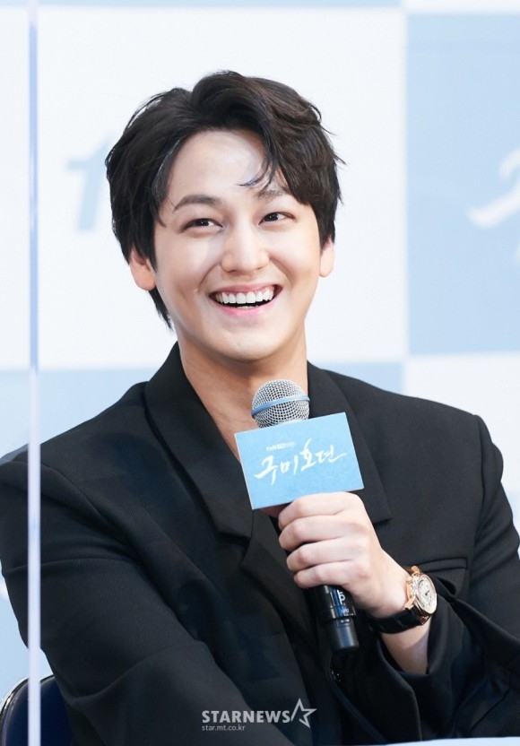 金汎確定聯手Rain出演tvN新劇《Ghost Doctor》！雙倍顏值+演技成下半年吸睛作之一～