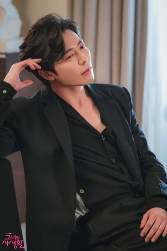 金材昱&鄭秀晶有望主演新劇《Crazy love》